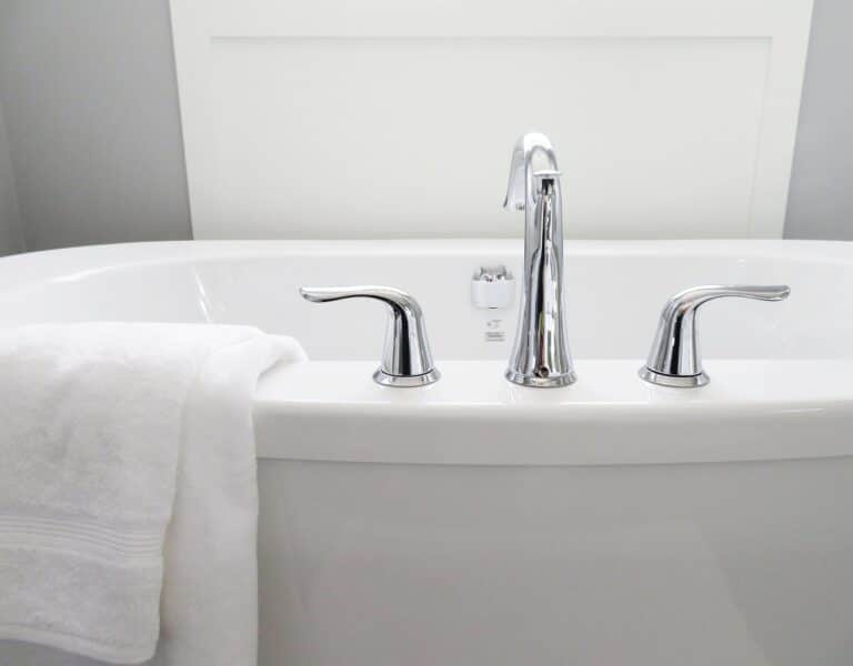 bathtub, tub, bathroom, bath, white, modern, hygiene, towel, faucet, water, sanitary, luxury, porcelain, elegance, ceramic, restroom, home, house, interior, clean, wash, hygienic, washroom, gray home, gray water, gray house, gray bathroom, nature, gray interior, gray clean